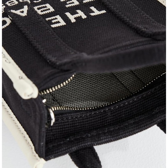 - Marc Jacobs Black Tote Bag ‼️NEW - Picture 14 of 16